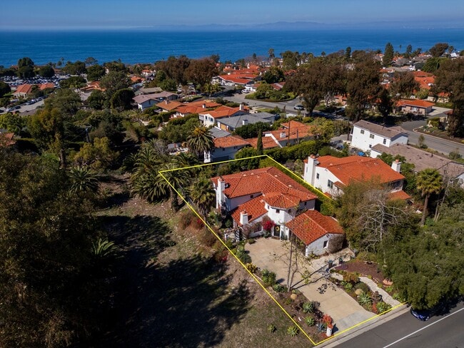 Building Photo - 1809 Palos Verdes Dr W