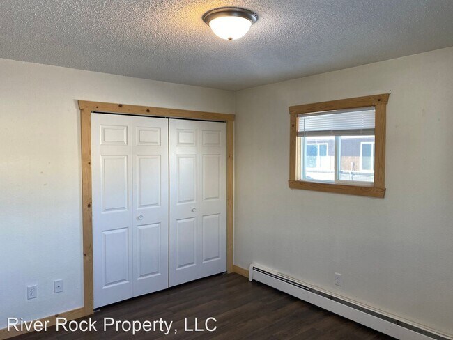 Building Photo - 4 br, 2 bath House - 601 2nd Avenue West