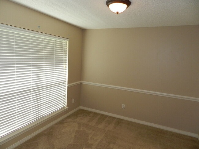 Building Photo - 4995 Pattock Pl
