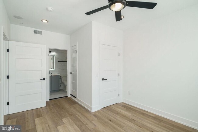 Building Photo - 2000 N Front St