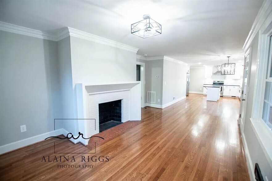 Building Photo - 126 Vanderbilt Cir