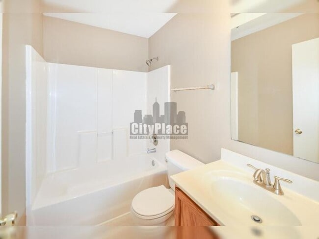 Building Photo - 4324 Blue Spruce Ct