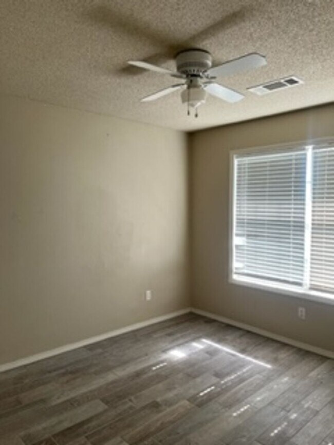 Building Photo - 5713 Remington Way