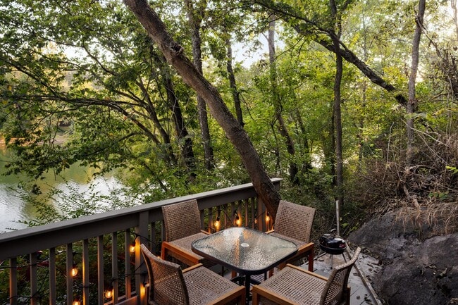 Building Photo - 730 Bennys Bch Rd