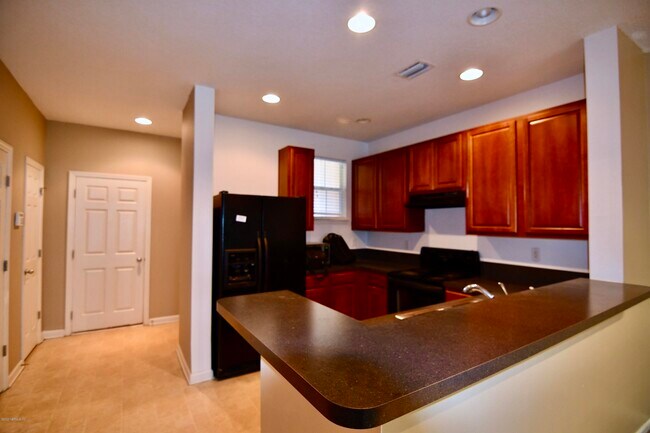 Building Photo - 2379 Sunset Bluff Dr