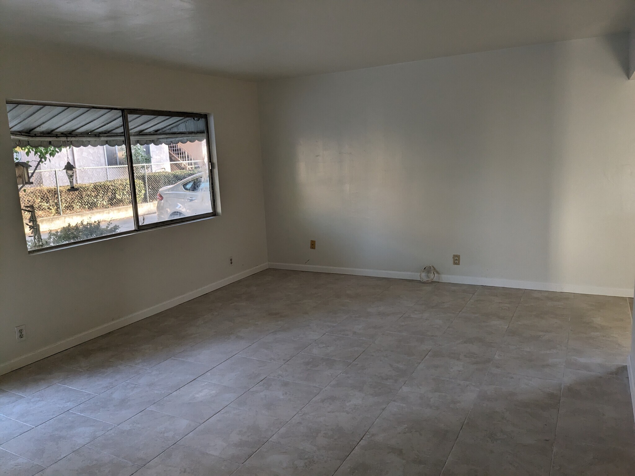 Building Photo - 418 Real Rd