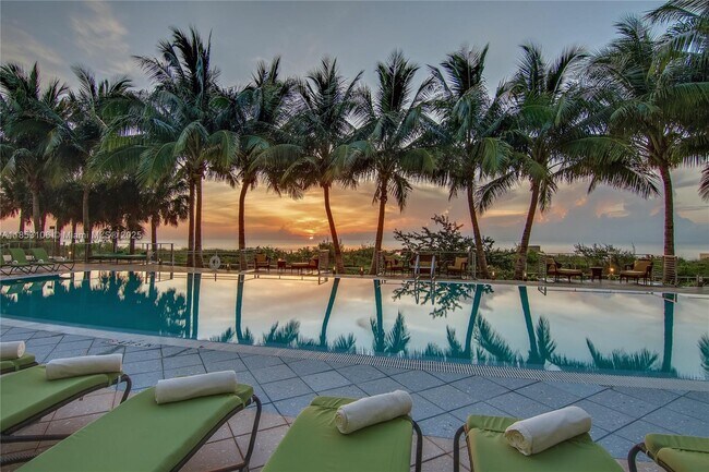 Building Photo - 6801 Collins Ave