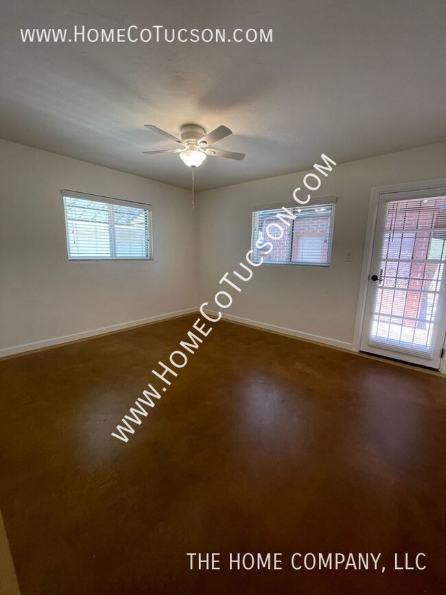 Building Photo - 3015 E 4th St