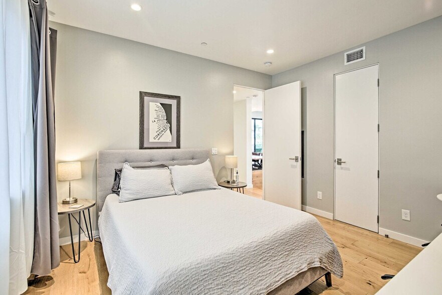 Building Photo - 1010 5th St