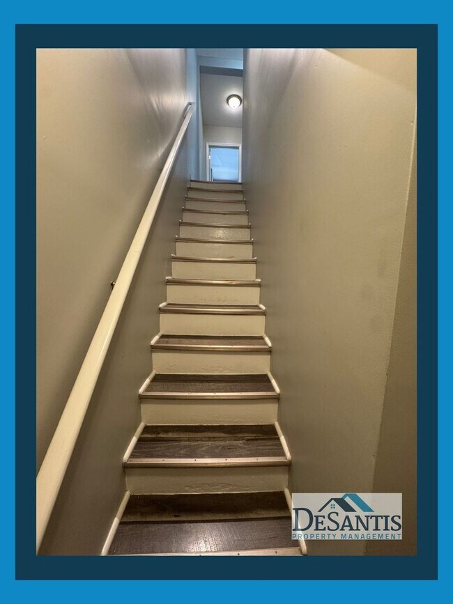 Building Photo - Spacious 4-Bedroom Home with Classic Charm...
