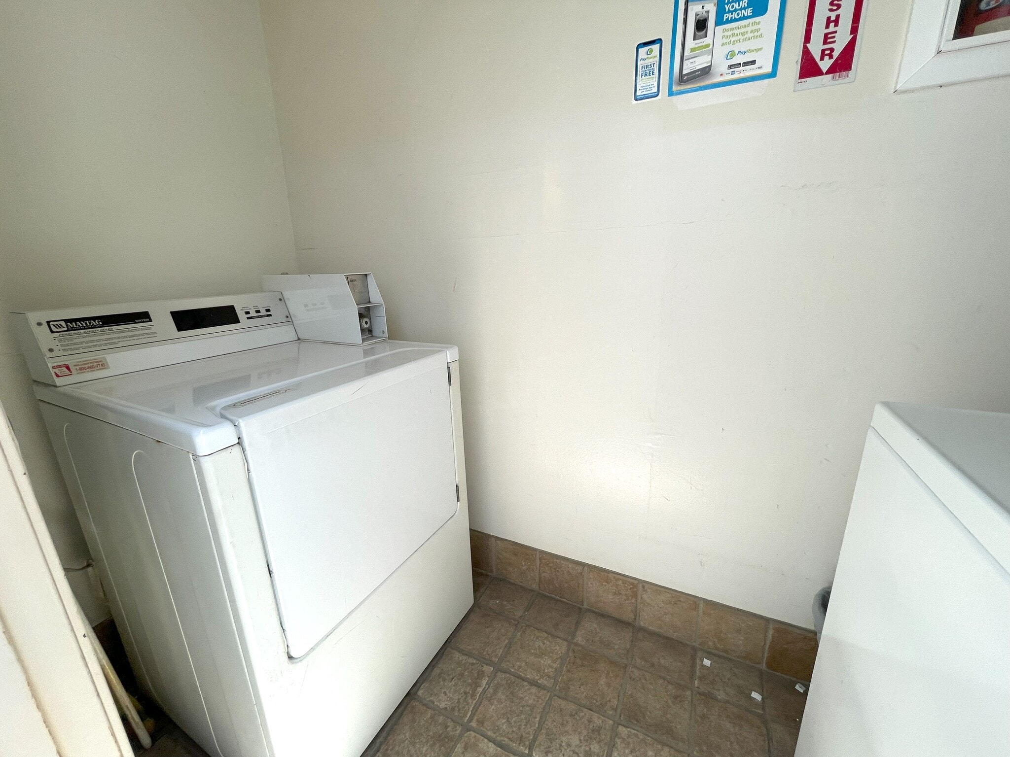 Shared Laundry Room - 1126 Cypress Ave