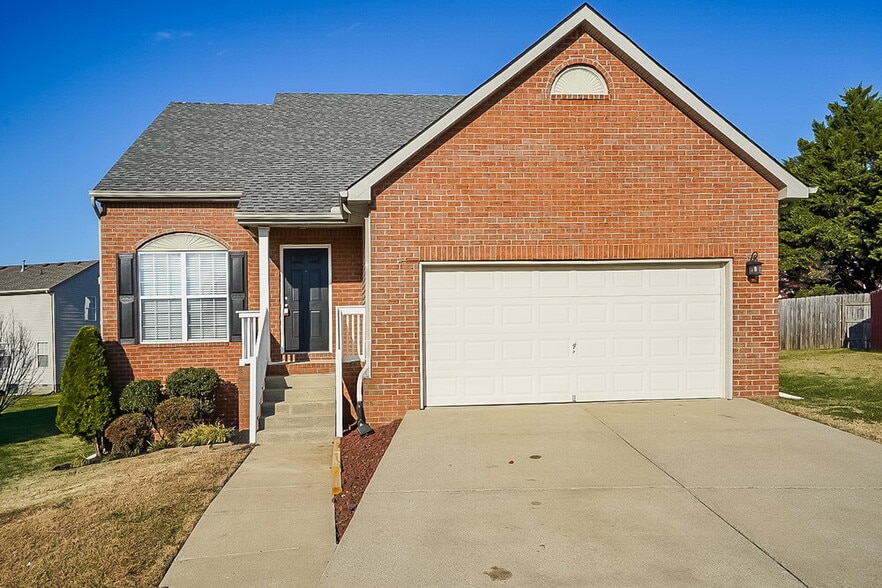 Primary Photo - 102 Meadow Crest Ct