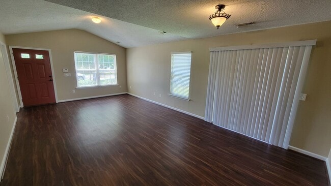 Building Photo - Price Reduction! 2 Bed, 2 Bath Home in Gre...