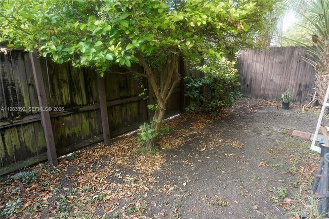 Building Photo - 15480 SW 82nd Ln