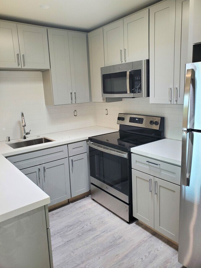 Building Photo - 34 Visitacion Ave