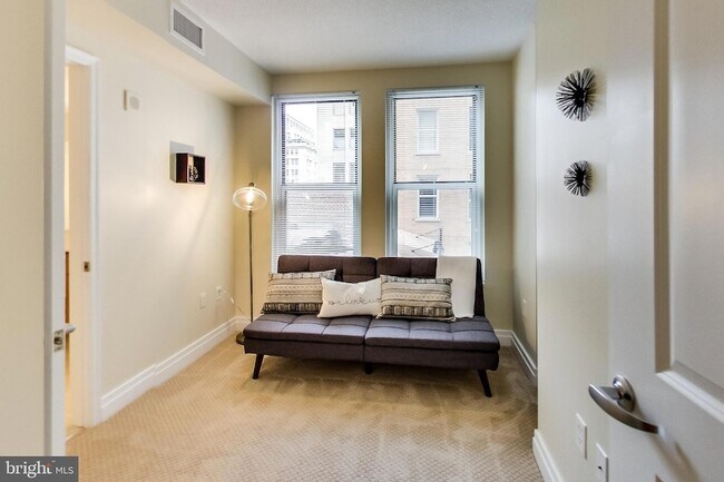 Building Photo - 915 E Street NW Unit 613