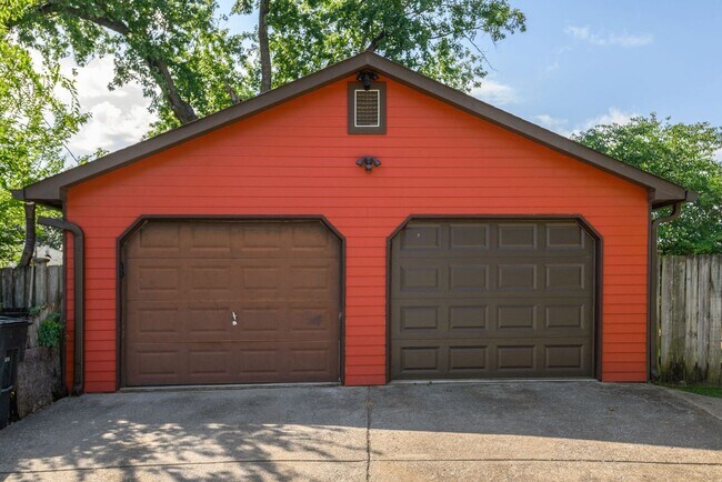 Building Photo - Renovated Historic Craftsman in East Nashville | 4 Bedrooms, 2-Car Garage & Outdoor Living