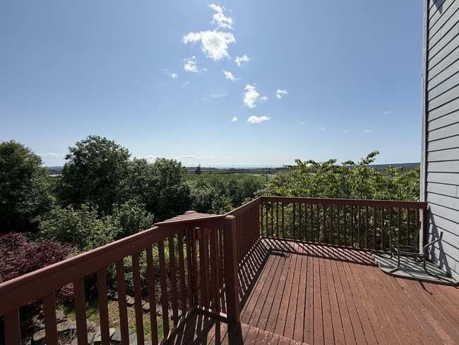 Building Photo - Sunnyside Area Home with Amazing Views!