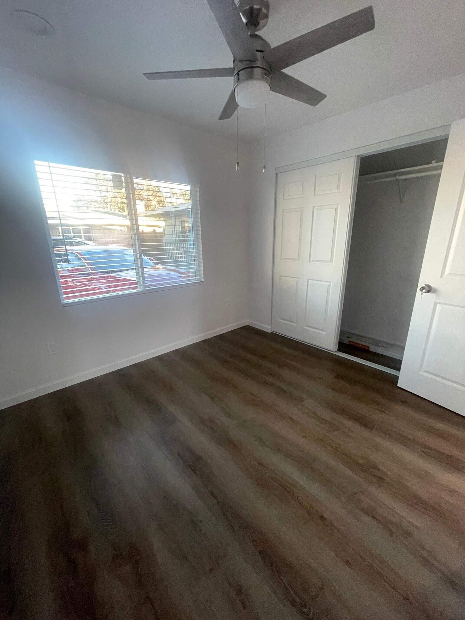 Building Photo - 9862 Orangewood Ave