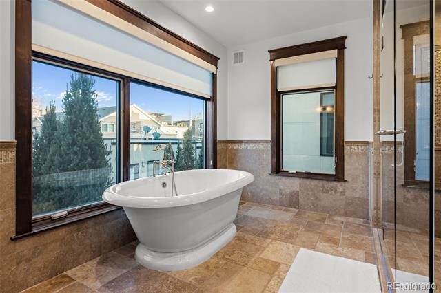 Building Photo - 360 Garfield St