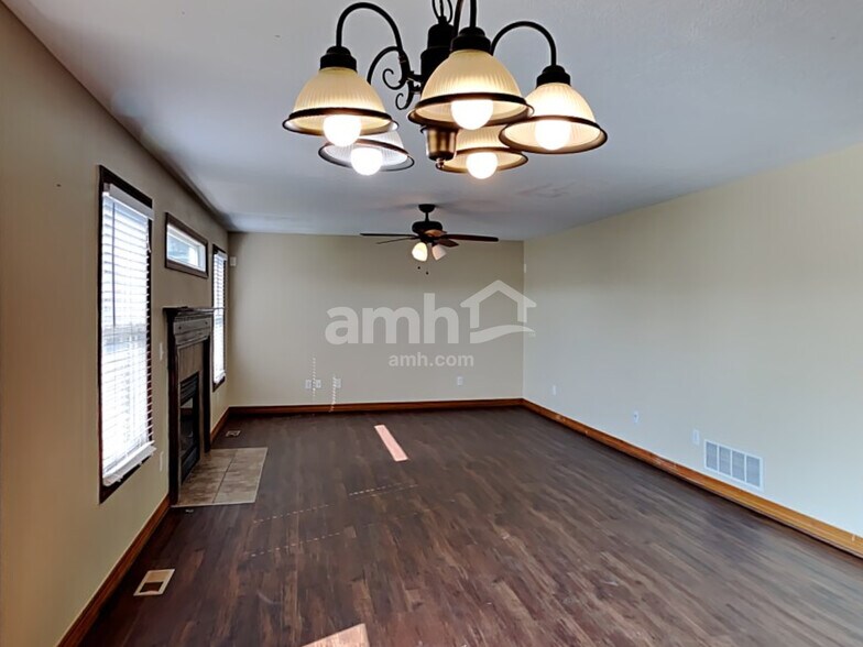 Building Photo - 7911 Butterfield Ln