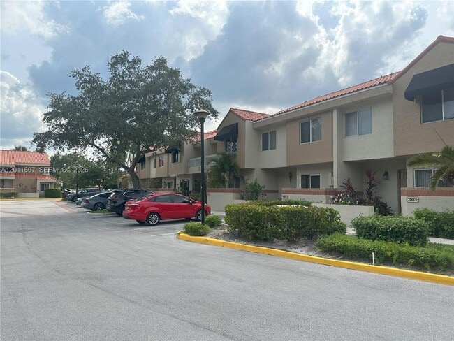 Building Photo - 7885 NW 7th Ct