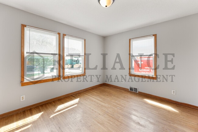 Building Photo - 1213 N Glendale St