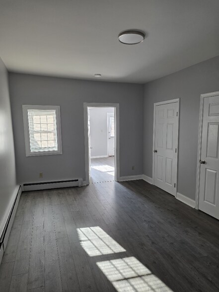 Building Photo - 32 N Earl St