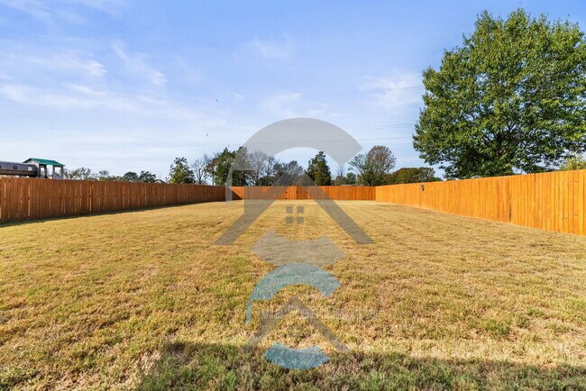 Building Photo - 1445 Champions Dr