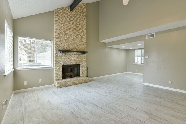 Building Photo - Charming 3-Bedroom Home in Heritage Home