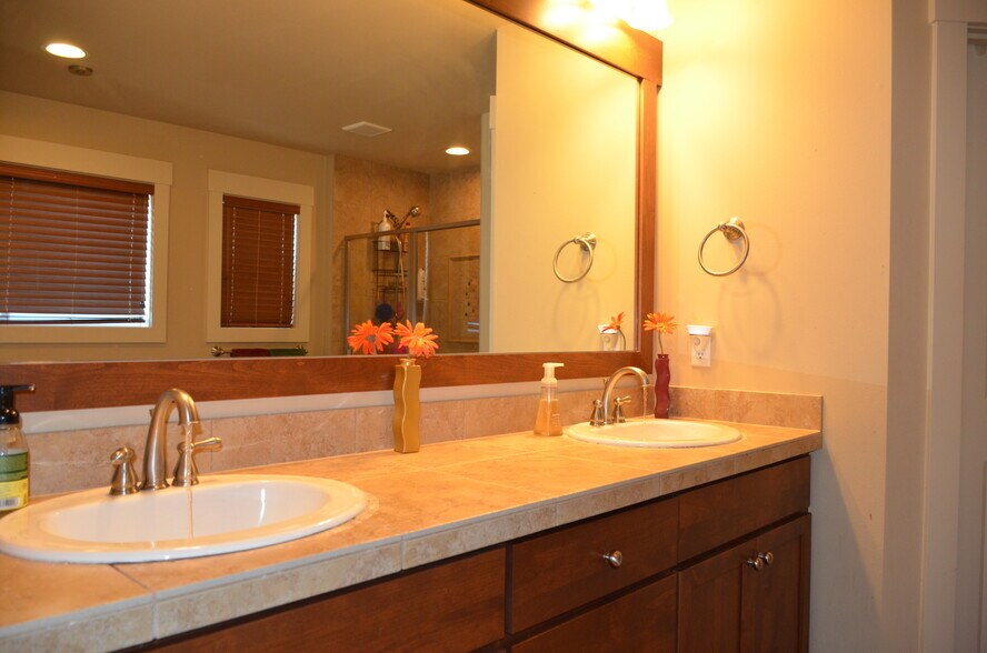 Building Photo - 11031 Muirwood Way NE