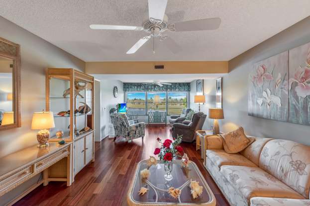 Building Photo - 33 Plantation Dr