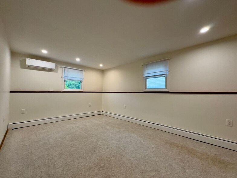 Building Photo - 25 Paddock St