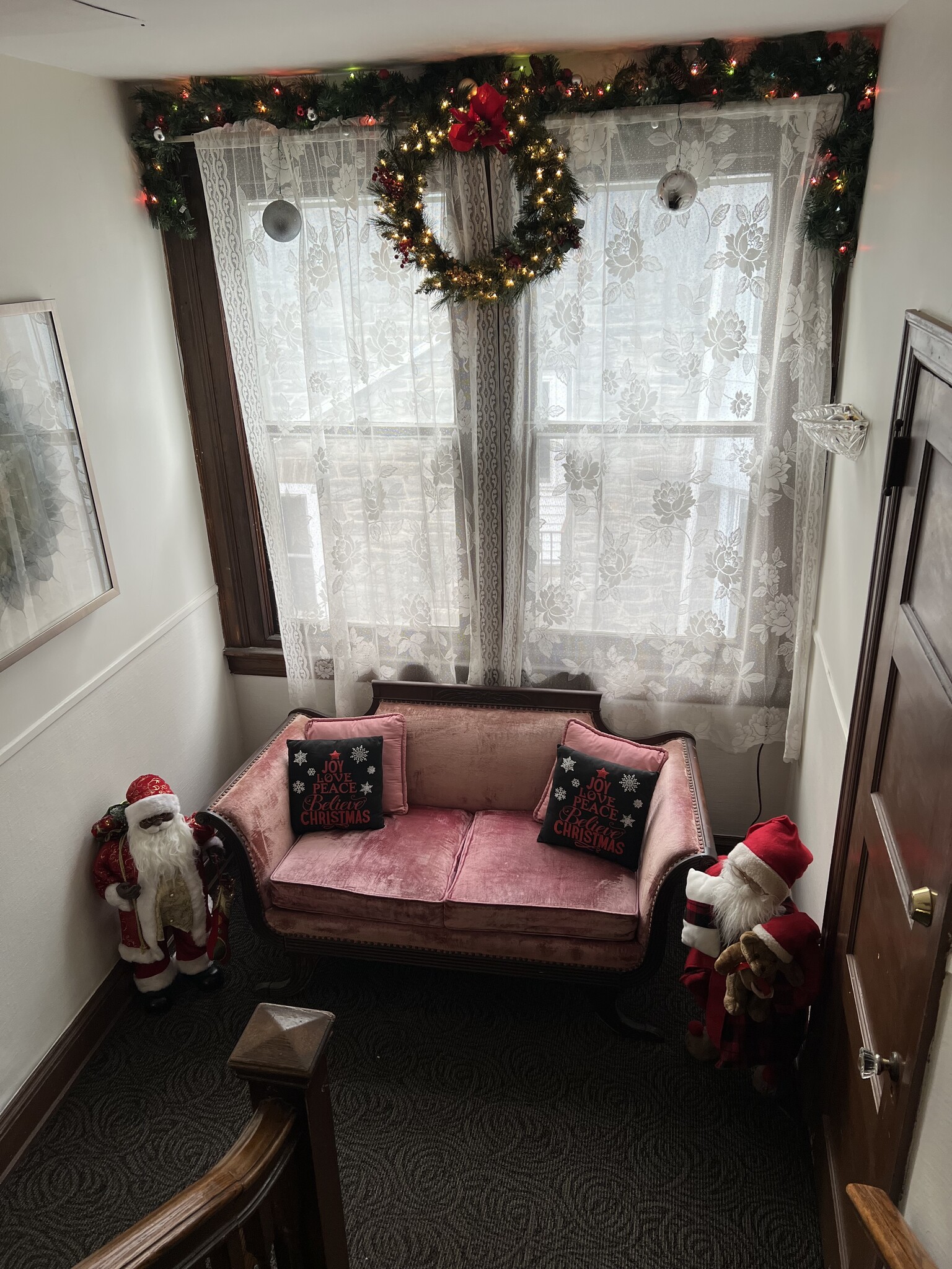 Common Area - 105 E Gowen Ave