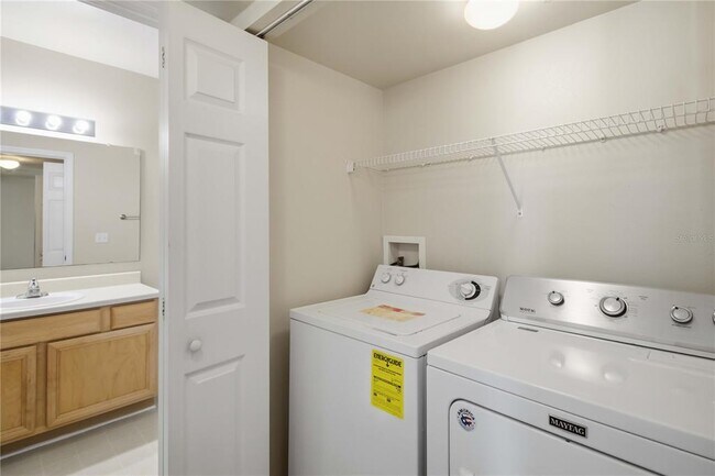 Building Photo - 1015 Villagio Cir