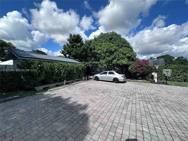 Building Photo - 15720 NW 44th Ct