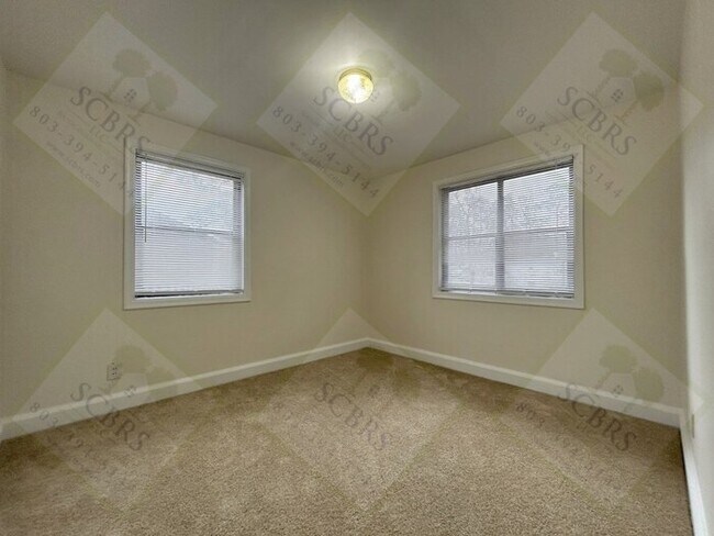 Building Photo - Hampton Hills 2 Bedroom, 1 Bath Condo