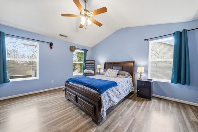 Building Photo - 507 Leonard Rd