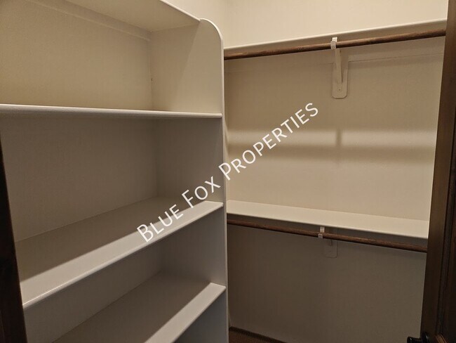 Building Photo - 13037 N Red Quail Pl