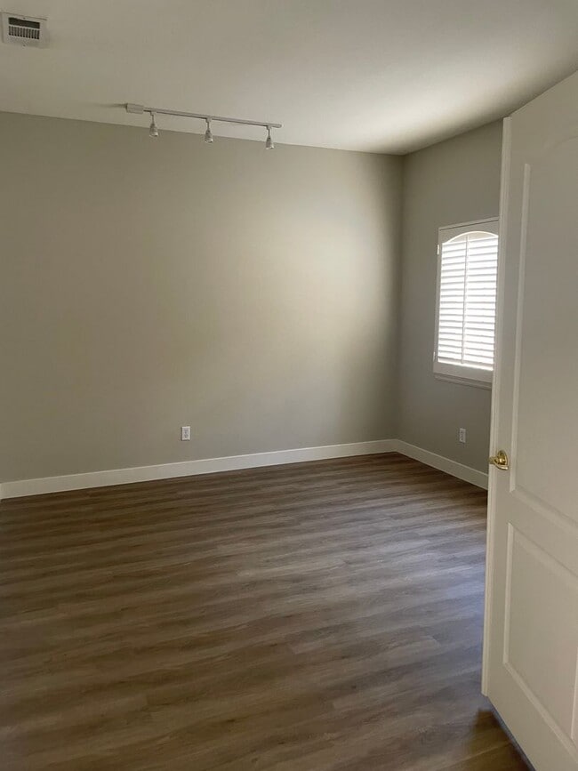 Building Photo - The Colony 55+