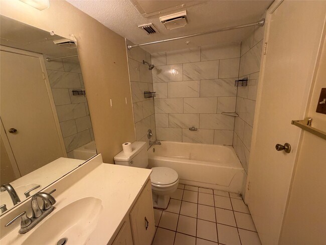 Building Photo - 14777 Wunderlich Dr
