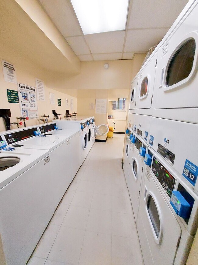 Building Photo - Furnished Studio Apt. in Dupont Circle. All Utilities Included...Available March 1s!