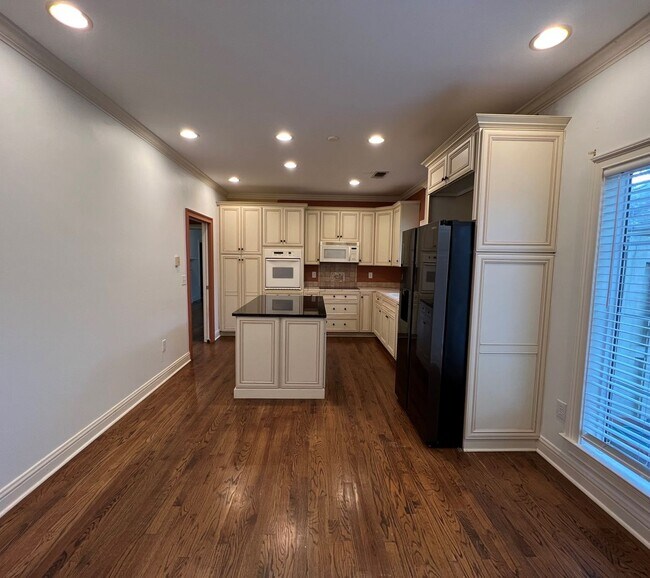 Building Photo - Home for Rent in Deer Creek!