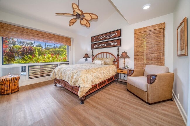 Building Photo - Furnished Masters Townhouse, Upgraded, Rare End Unit, 1 bedroom + loft with Ocean View