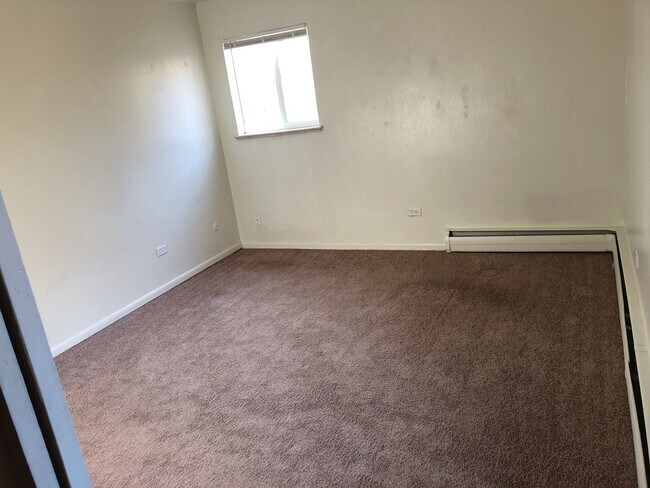 Building Photo - Prime Location in Golden – Pet-Friendly 2 ...
