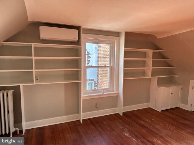 Building Photo - 1407 Delaware Ave