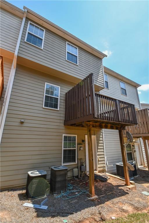 Building Photo - 2201 Landing Walk Dr