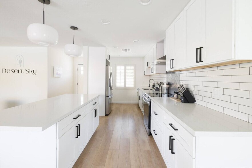 Building Photo - 6914 E Cypress St