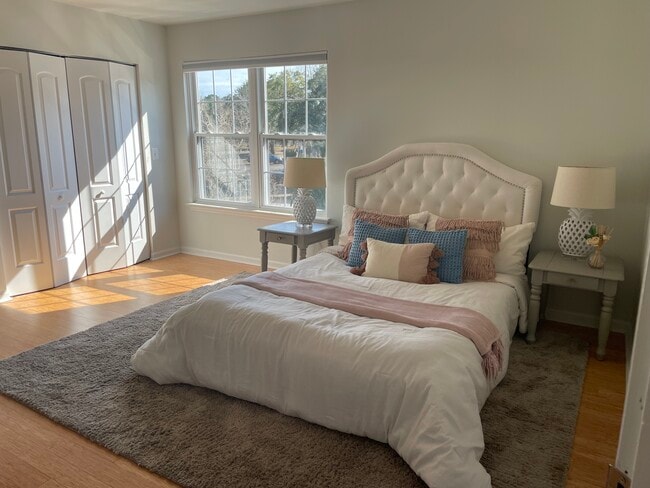 Building Photo - 1142 Monaco Dr