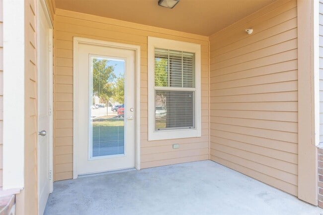 Building Photo - 11320 Greenwell Springs Rd